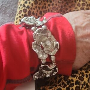 Bling Bracelet Silver Floral Stretch w/ big centre "rhinestone" and 4 smaller